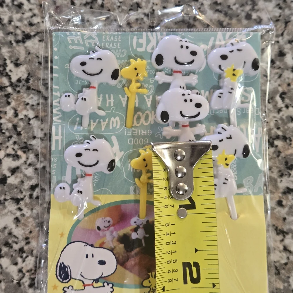 Peanuts: Snoopy and Woodstock Cupcake Toppers - White and Yellow